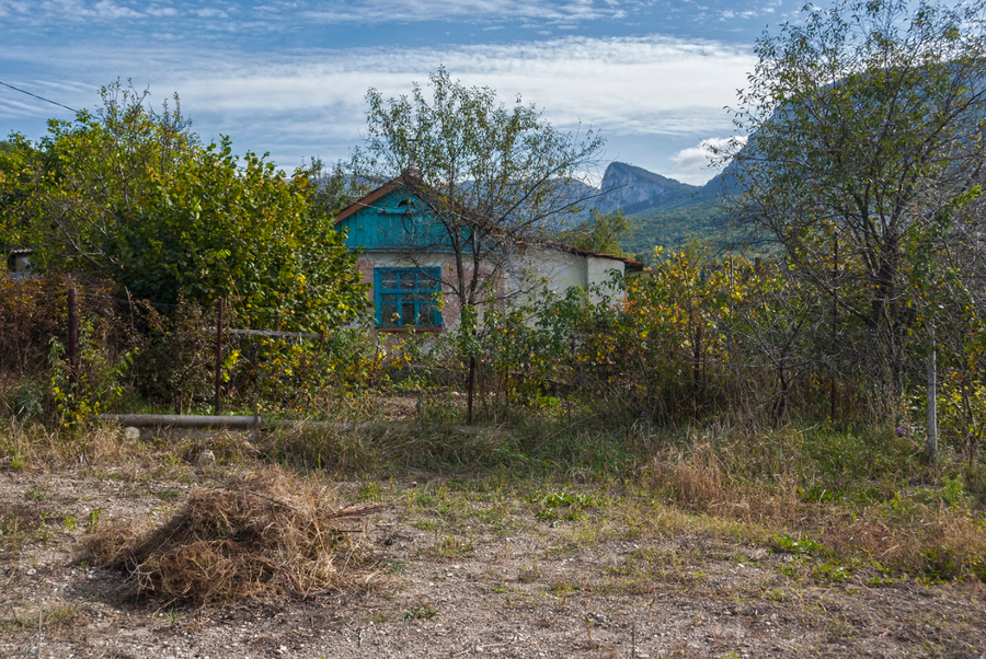 Районе старого крыма. Горные деревни Крыма. Крымская деревня. Горные села Крыма. Домики в Соколином.