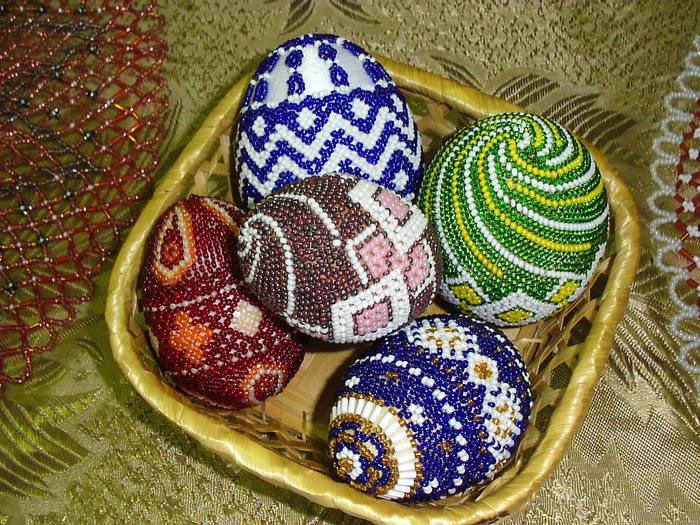 Яйца из бисера I Пасхальные яйца из бисера: мастер класс и схемы плетения