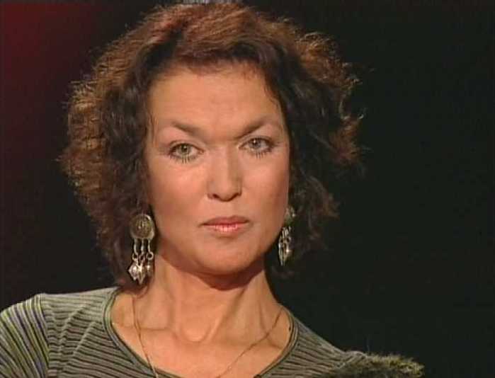 Декольте Мирдзы Мартинсоне – Богач Бедняк (1982)