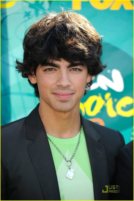 jonas-brothers-tca-awards-05 (467x699, 78Kb)