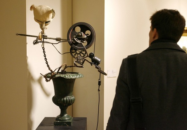   Sotheby's  , , 7  2009 .