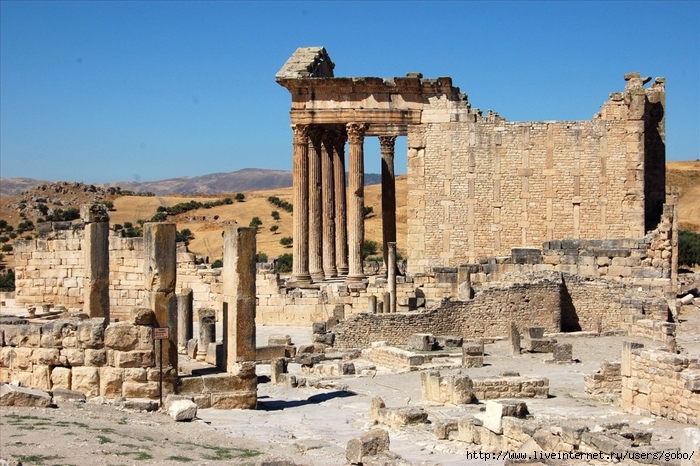 Dougga_2_Simon_Blackley (700x466, 319Kb)