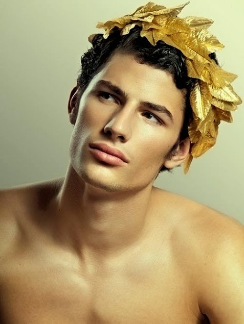 shirtless-roman-boy-emperor-crown-wreath-smooth-kissing-lips-antinous-hadrian-love-story-gay-teen-actor-model (477x635, 51Kb)