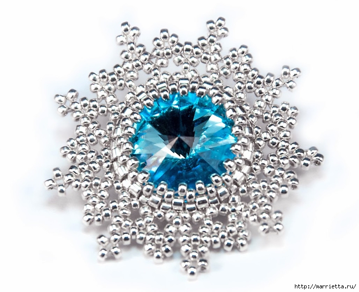 Снежинки из бисера с кристаллами Сваровски (12) (700x569, 243Kb)