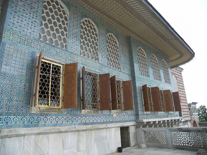 Topkapi-Palace-harem-majolica-blue (700x525, 96Kb)