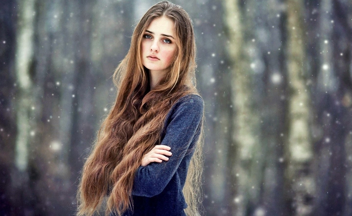 Beautiful-Girl-With-Long-Hair-In-Snow-Images (700x431, 212Kb)