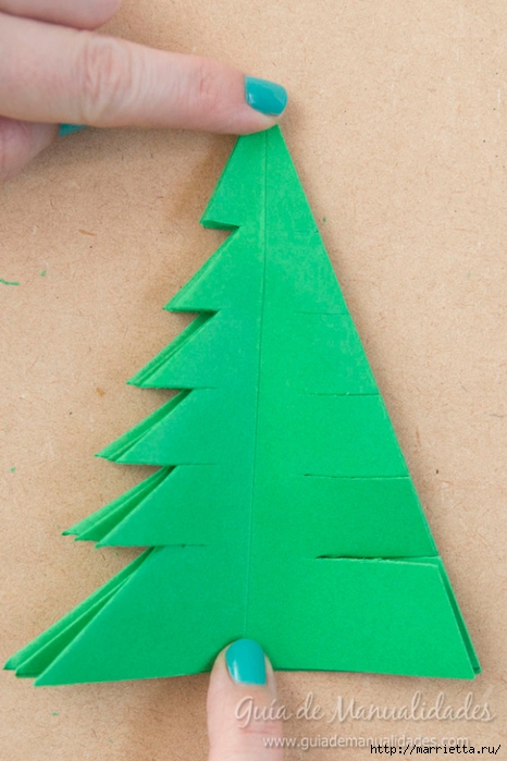 Новогодние елочки из бумаги в технике оригами (10) (466x700, 225Kb)
