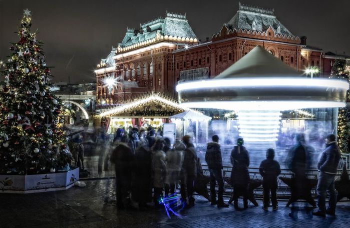 1416567816_Lunnaya_karusel__Avtor_Anton_Bulygin2 (699x456, 70Kb)
