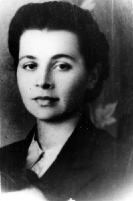 4016659_Mama_molodaya (465x700, 130Kb)