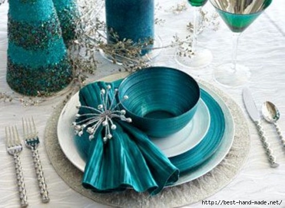 Green-tosca-design-for-christmas-decoration-idea-with-tableware-and-stainless-steel-cutlery-with-nice-napkins (554x405, 138Kb)