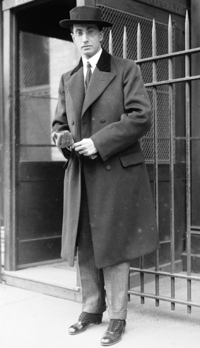 Artur_Bodanzky_at_the_Metropolitan_Opera_in_1915 (402x700, 141Kb)