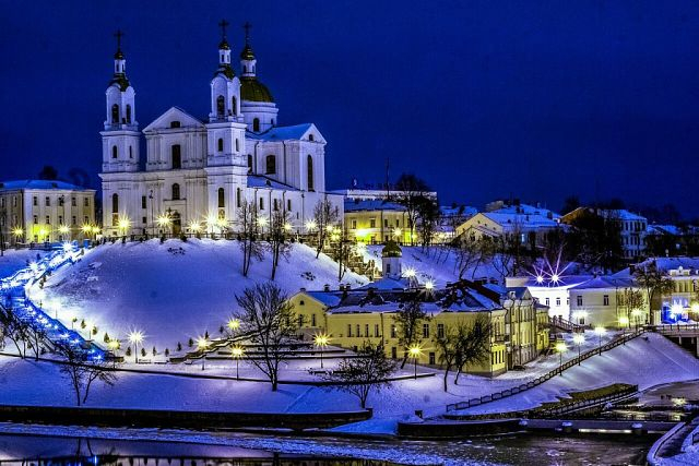 imageКРАСАВЕЦ В