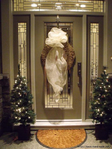  94361211_BeautifultreedesignSimpleyetWonderfulChristmasDecorationsHouseTour2011CrownIsle540x720 (525x700, 181Kb)