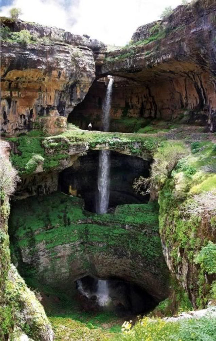 The-Baatara-Gorge-Waterfall-in-Lebanon (444x700, 633Kb)