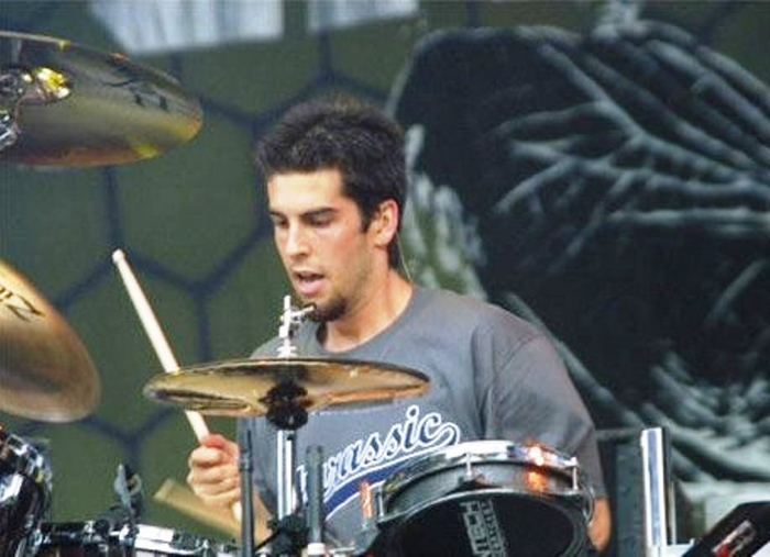 Rob Bourdon2196990 (700x507, 279Kb)