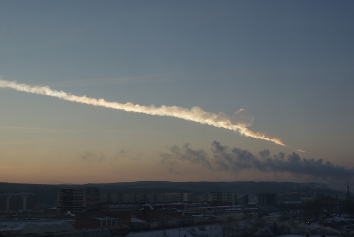 Ekaterinburg_view_of_2013_meteor_event (700x468, 56Kb)