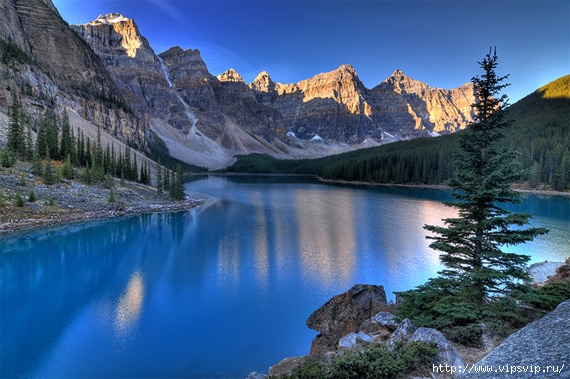 5745884_Dolina_Desyati_pikov_ozero_Morein_Alberta_Kanada (570x379, 188Kb)