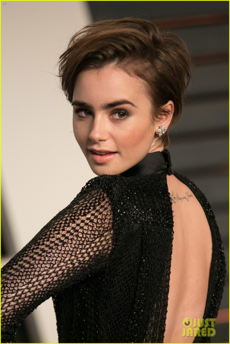 lily-collins-debuts-new-pixie-haircut-at-oscars-after-party-04 (468x700, 309Kb)