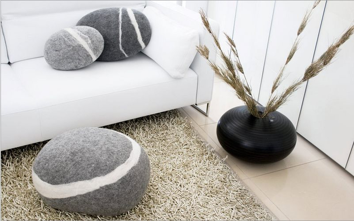 stone-pillow-cushions-and-carpets-for-your-home-o (700x438, 230Kb)