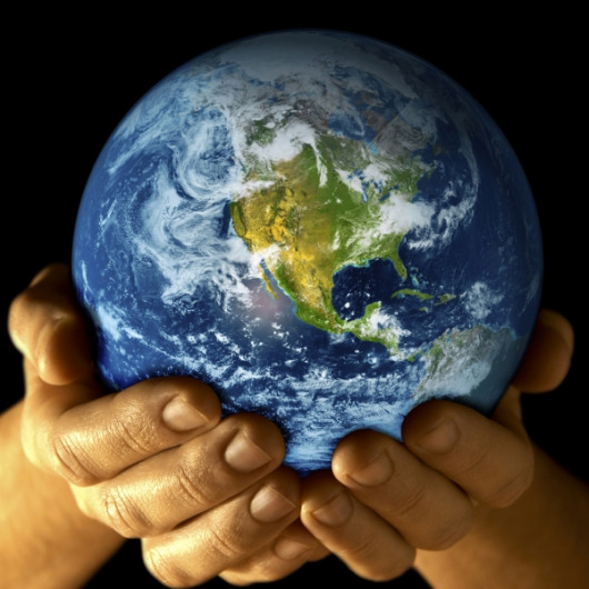 earth-day-earth-in-hands (530x530, 87Kb)