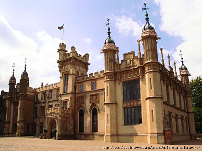 Knebworth_House,_in_the_grounds_of_Knebworth_Park (650x488, 175Kb)