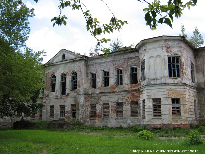 Старая ли. Дворец Горваттов в Наровле. Фотографии Наровлянского дворца. Родовое гнездо опустевшее. Андрей Горват дворец в Наровле.