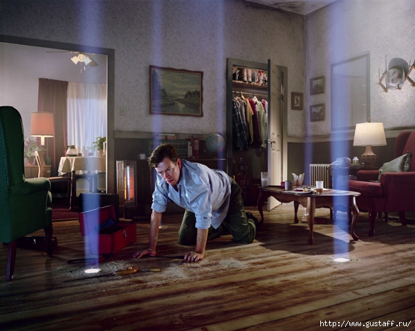 1228999680_11_12_2008_0099838001228991765_gregory_crewdson (600x479, 124Kb)