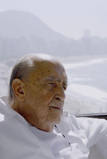 781c9-110oscar-niemeyer-r (350x523, 15Kb)