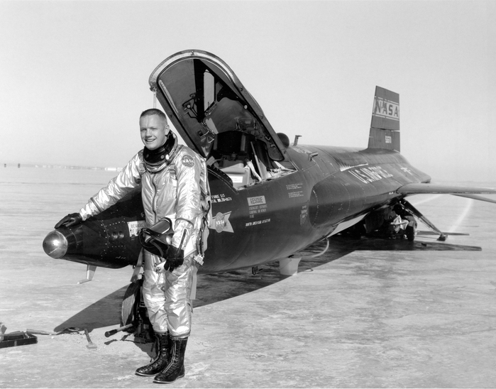 Neil_Armstrong_and_X-15 (699x548, 198Kb)