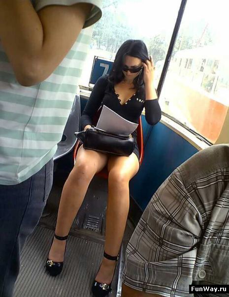 Голые девушки в автобусе в эротике