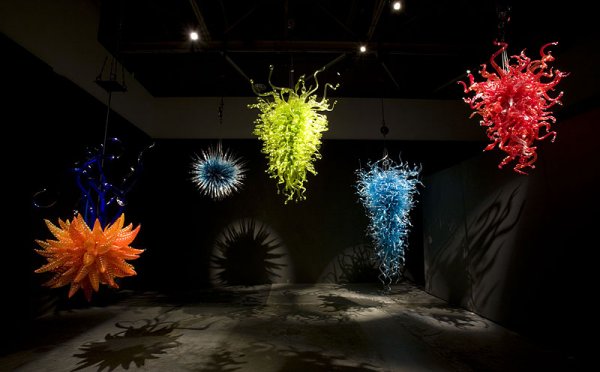 56951096 1260214330 121        (Dale Chihuly)