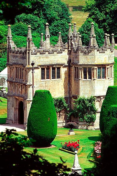 400px-Lanhydrock_House_Gatehouse (400x600, 100 Kb)