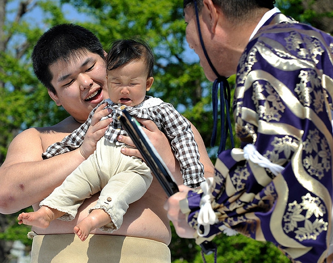       , Sensoji , , , 25  2010 .