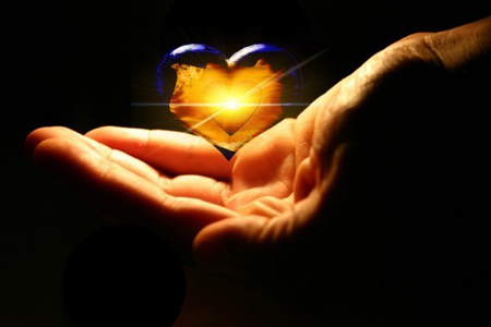 39959345_heart20hand (450x300, 75 Kb)