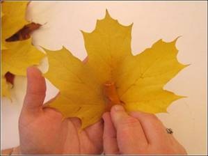 Цветочный букет ручной работы из листьев (инструкция в картинках)