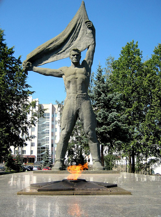 http://img0.liveinternet.ru/images/attach/c/1/50/800/50800828_Monument_boevoy_i_trudovoy_slavuy_v_Izhevske.jpg