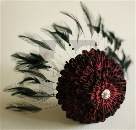 http://img0.liveinternet.ru/images/attach/c/1/51/89/51089793_Lady_Scarlet_Kanzashi_by_Kaijou_Akai.jpg