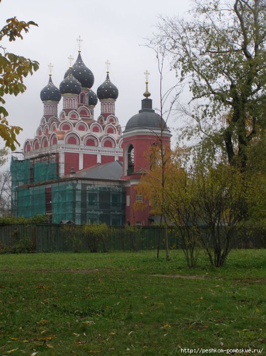 Село алексеевское. Село Алексеевское на ВДНХ. Церкви Тихвинской Богоматери в селе Алексеевском. Село Алексеевское фото. Церковь Тихвинской село Алексеевское печь изразечная.