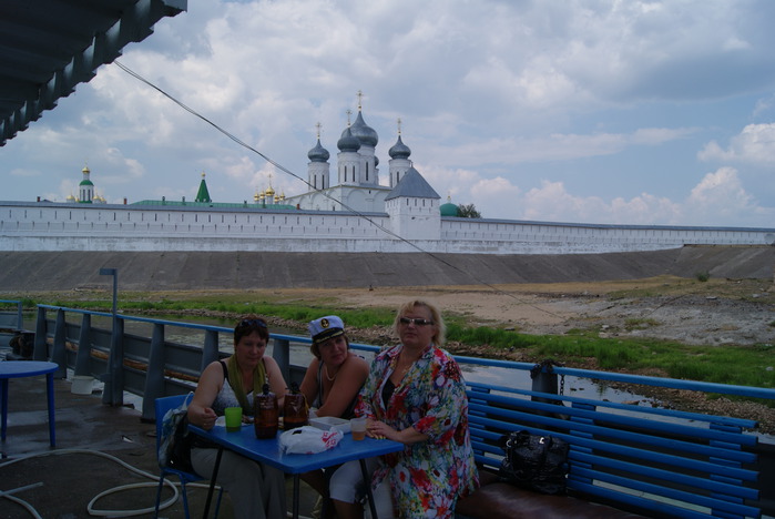 Расписание парома лысково макарьево на сегодня 2024. Макарьевский монастырь Лысково. Макарьевский монастырь на Волге. Макарьев монастырь Нижегородская область. Солт Макарьевский монастырь.