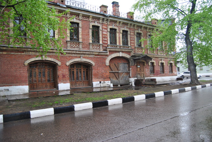 Улицы школ москвы. Школьная улица Римская. Пешеходная улица Школьная. Улица Школьная Москва фотосессия. Улица Школьная кусок старой Москвы.