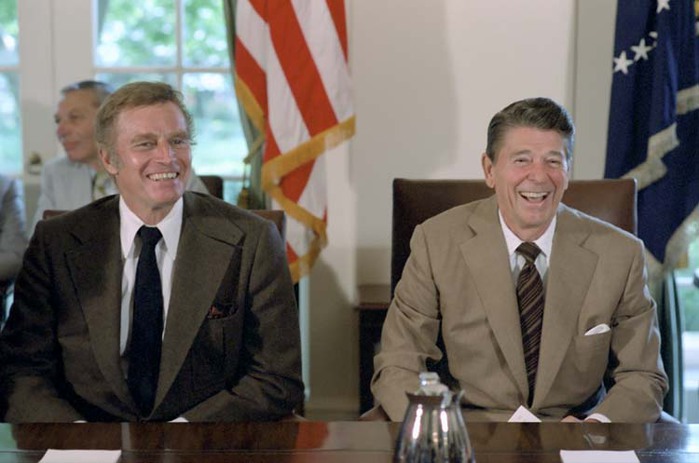 Ronald_Reagan_Charlton_Heston (700x463, 66Kb)
