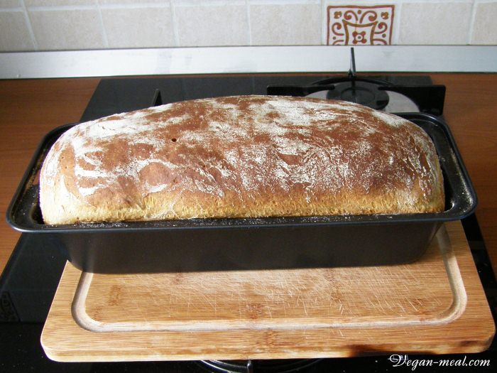 Рецепт хлеба в форме в духовке. Хлеб в духовке. Домашний хлеб в духовке. Хлеб в форме в духовке. Хлеб на противне в духовке.
