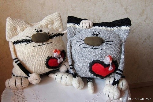 забавные кото - подушки, вязаные подушки, как связать подушку на диван, занятные смешные оригинальные подушки для дивана