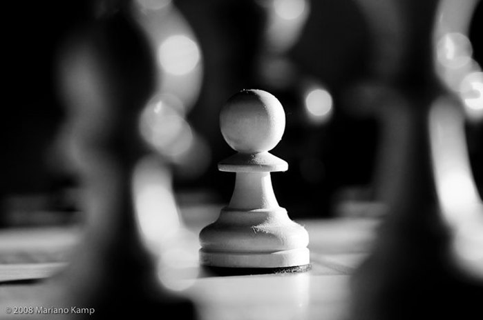 chess-piece-closeup-2429091134 (700x464, 30Kb)
