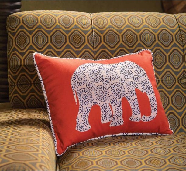 3966372_StitchF13_DP_ElephantPillowCover_001 (612x564, 292Kb)