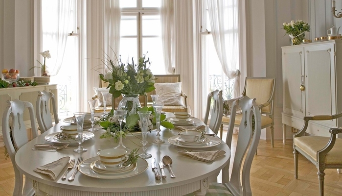 47513613_gustavian20extendable20dining20table20chairs20and20cabinet (699x400, 194Kb)