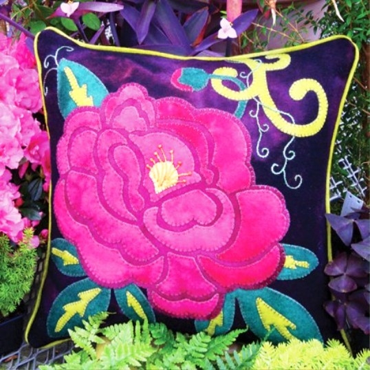 passionate-peony-wool-applique-throw-pillow_1 (538x538, 222Kb)