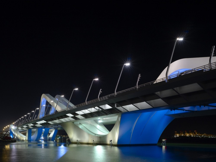 Sheikh-Zayed-Bridge-5 (700x525, 210Kb)