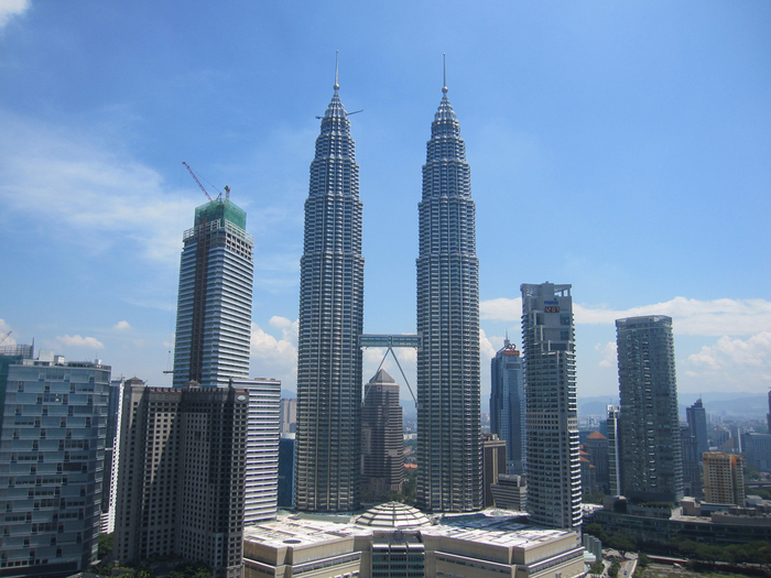 Petronas-towers.jpg    (700x525, 413Kb)