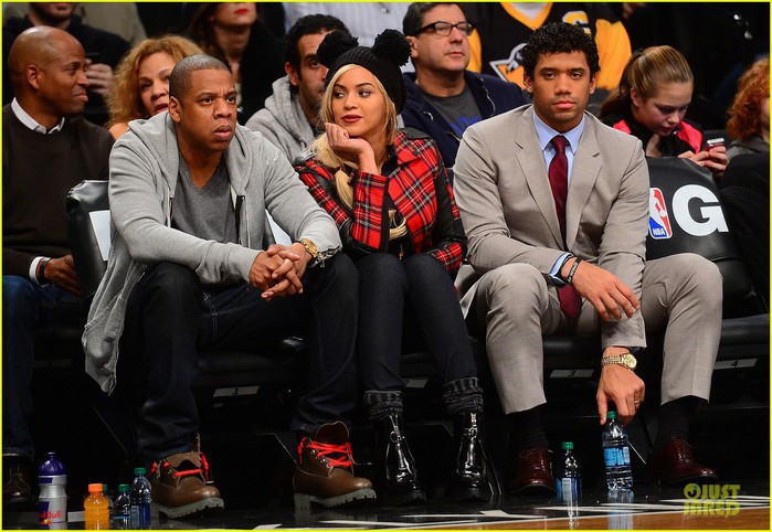 beyonce-jay-z-brooklyn-nets-game-with-super-bowl-champion-russell-wilson-01 (700x482, 106Kb)